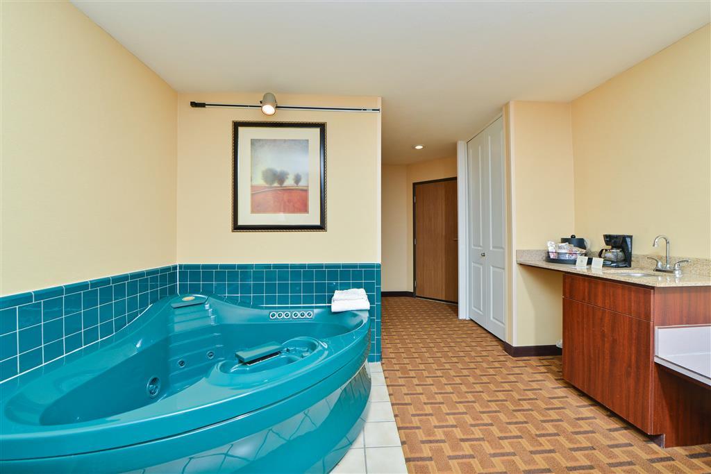 Best Western Plus Meridian Exterior photo