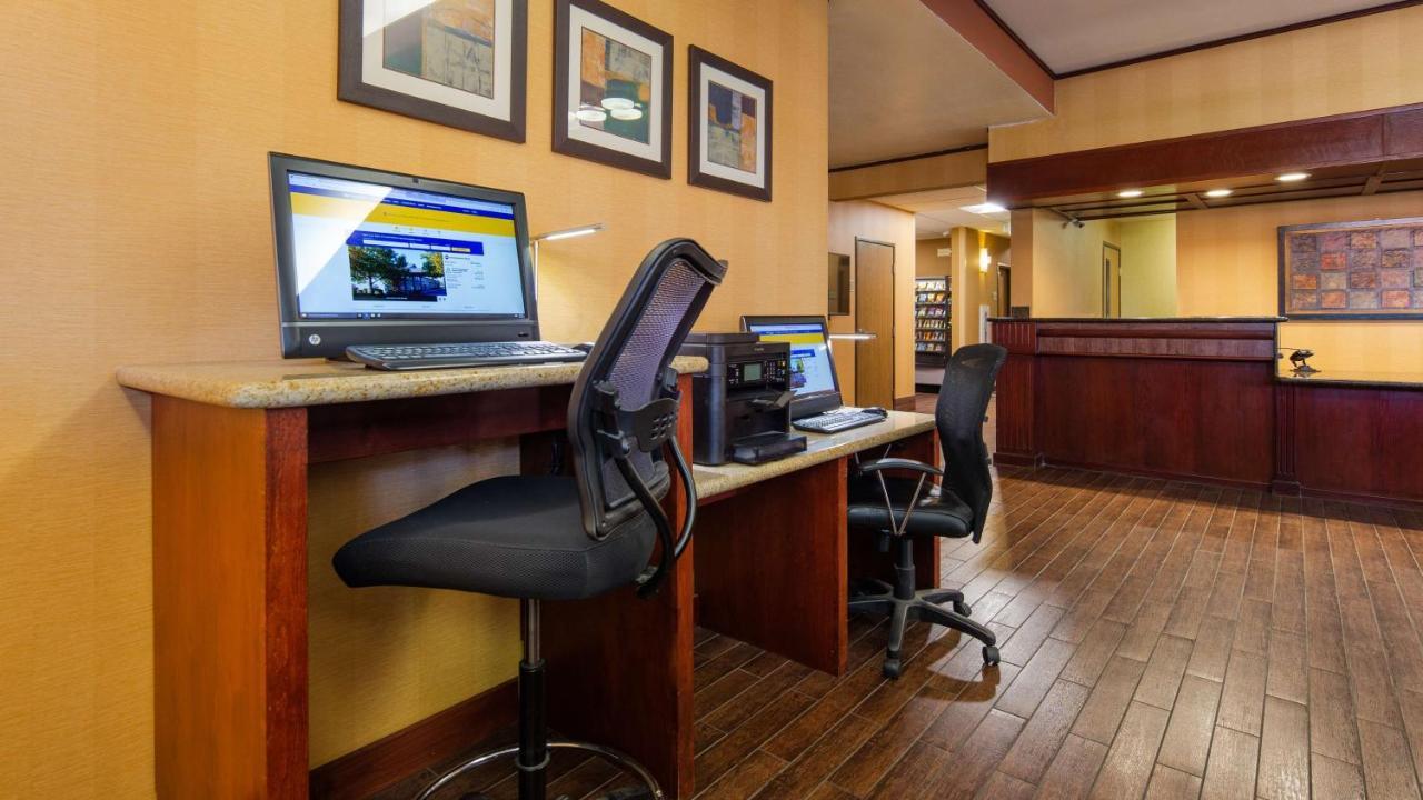 Best Western Plus Meridian Exterior photo