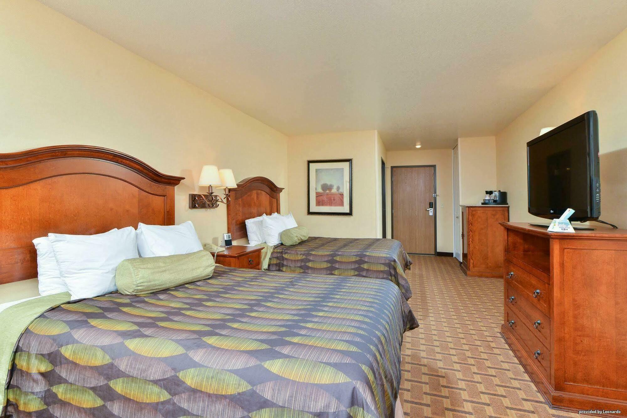 Best Western Plus Meridian Exterior photo